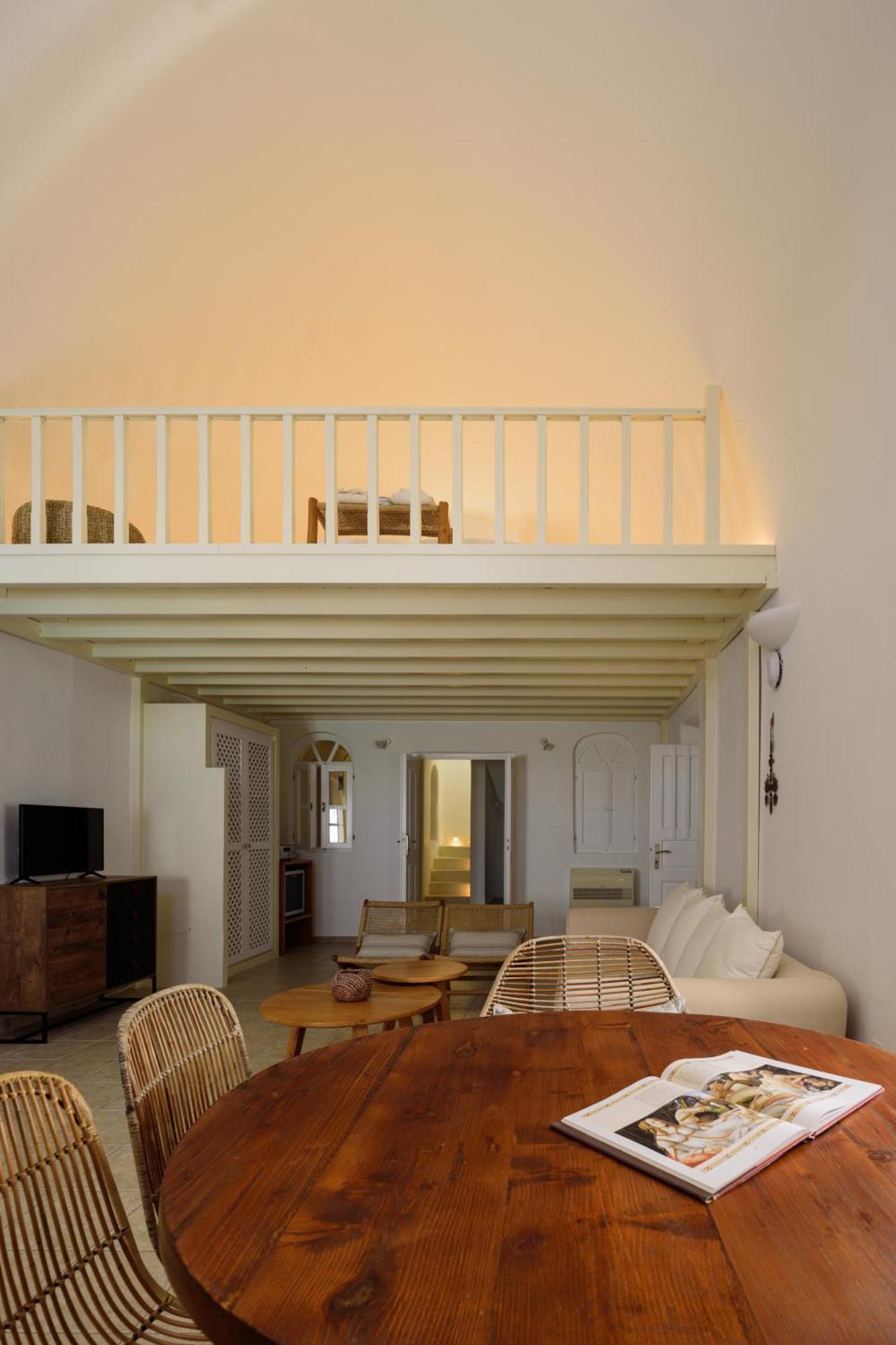 Revelis Villa & Canava Fira  Luaran gambar